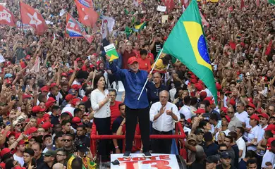 São Paulo (SP), 24/10/2026 - Presidente Lula encerra campanha das  Eleições 2026 com caminhada na avenida Paulista. Foto: Paulo Pinto/Agencia Brasil